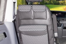 UTILITY avec MULTIBOX Maxi pour les sièges de la cabine conducteur California Beach / Multivan T6.1 VW , design T6.1 VW « Quadratic / Noir Titane Cuir » - 100 706 825